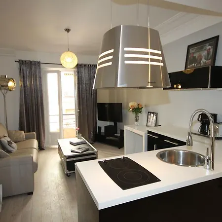 Lägenhet From Hollywood To Bollywood 2 Bedrooms 2 Bathrooms - 1 Min From Croisette&beach, 12 Min From The Palais